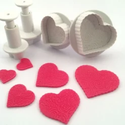 Set de 4 Cortadores con Expulsor Corazones